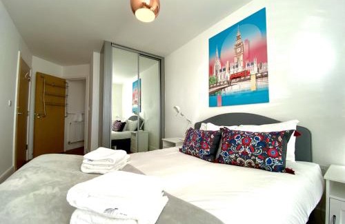 Bray on Thames Apartment | Maidenehad Spacious Spectacular and Modern 3 Bedroom 2 Bathroom Penthouse 14
