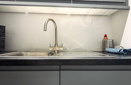 Maidstone Apartment | Maidstone-TownCenter-WiFi-2BR-Parking-CityViews