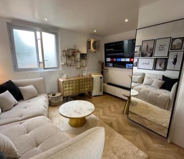 Savigny-sur-Orge House | Maison 1 chambre Jacuzzi Privé