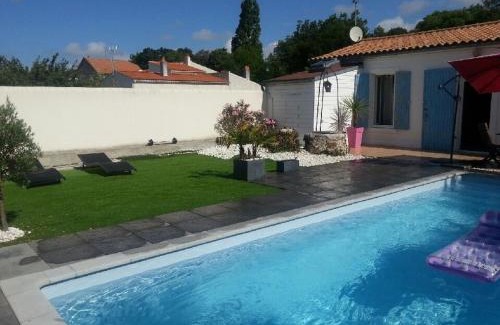 Angoulins House | Maison 4 Pers. Décorée avec Piscine & WiFi - FR-1-535-14