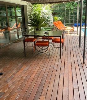 Vedene House | Maison AdriAnna