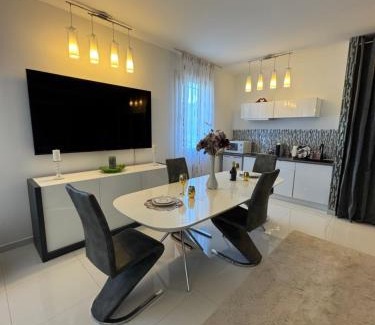 La Celle-sous-Gouzon Apartment | Maison Ariana