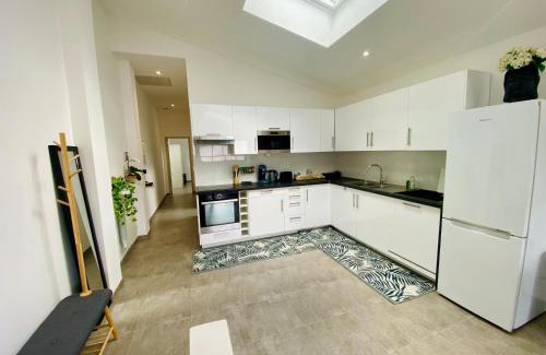 Floirac Apartment | Maison Arkéa Aréna avec ménage, draps et serviettes inclus