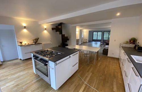 Maisse House | Maison atelier d'artiste dans les arbres and jacuzzi, 50 km from Paris