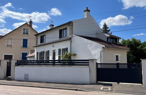 Avallon House | Maison avec terrasse et jardin