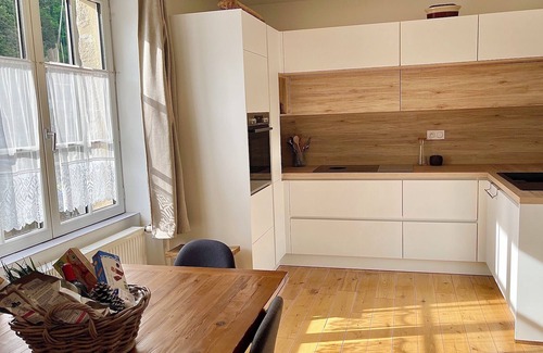 Lanvallay House | Maison Bord de la Rance - Breathtaking view of the historic port of Dinan