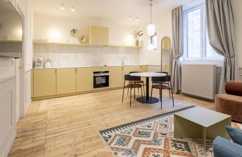 Brederode House | Maison Brederode Anvers