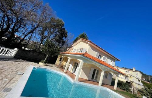 Macieira de Cambra Villa | Maison chaleureuse avec piscine & vue panoramique