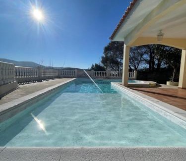 Macieira de Cambra Villa | Maison chaleureuse avec piscine & vue panoramique