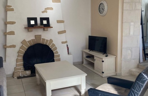 Corme Ecluse House | Maison Charentaise Familiale à 15 Minutes des Plages