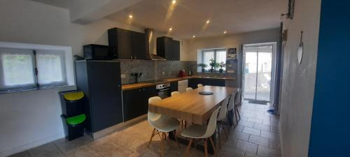 Saint-Sauvant Bed & Breakfast | Maison confortable 4 personnes - 2 chambres - Espaces partagés