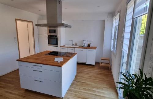 Chalons-en-Champagne House | Maison cosy avec Balnéo & jardin