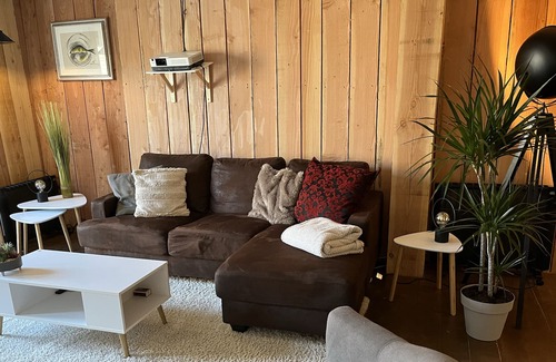 Jumilhac-le-Grand House | Maison CouCou IV - with heated fenced pool and flexible arrival days