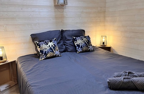 Jumilhac-le-Grand House | Maison CouCou II - heated fenced pool and flexible arrival days.