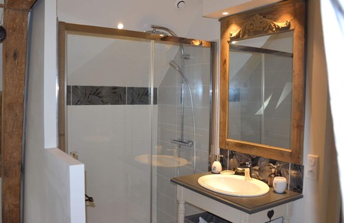 Saint-Jean-de-Livet House | Maison D'hôtes La Bihorée