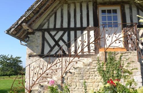 Saint-Jean-de-Livet House | Maison d'Hôtes la Bihorée