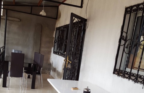 Douala House | Maison dans résidence sécurisée avec gardien et parking intérieur
