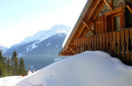 Seez House | Maison de charme à Séez avec vue sur montagne, cheminée