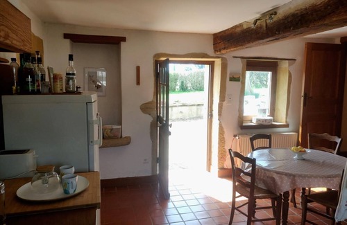 Charlieu House | Maison de Charme Avec Piscine en Pleine Nature et Proche Centre Ville