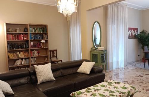 Picanello-Ognina-Barriera-Canalicchio Apartment | Maison Debora whit garage