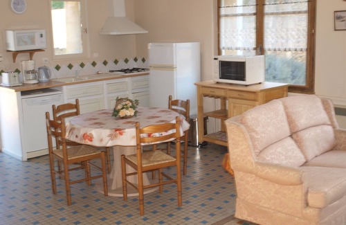 Angles-sur-lAnglin House | Maison des Vacances au Calme à Proximité de la Brenne