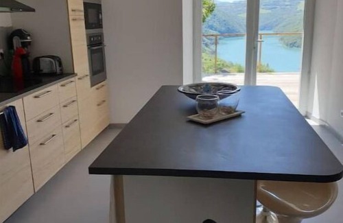 Notre-Dame-de-Commiers House | Maison Entre Lac et Montagnes Avec Bain Nordique