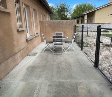 Villefranche-de-Lauragais Villa | Maison 2 chambres 3 lits 4 couchages et extérieur