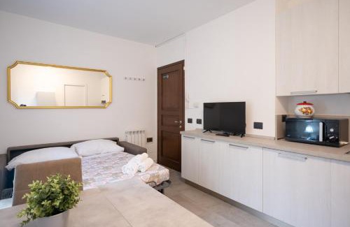 Introbio Apartment | Maison Giulia - studio with swimming pool access