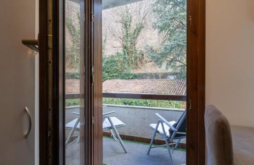 Introbio Apartment | Maison Giulia - studio with swimming pool access