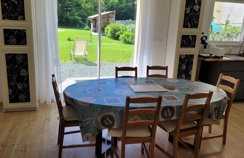 Vaulnaveys-le-Haut House | Maison Individuelle 2 Chambres six Couchages au Centre Village