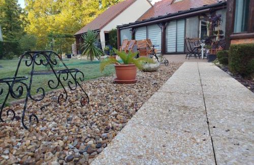 La Ferte-Saint-Cyr House | Maison Isabelle