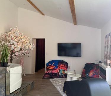 Saint-Vincent-de-Paul Hotel | Maison M Intime Room