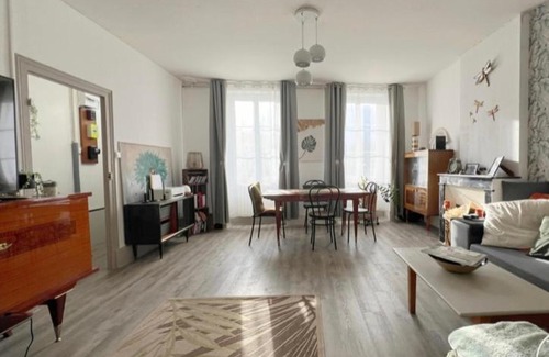 Saint-Amand-Montrond Apartment | Maison meublé