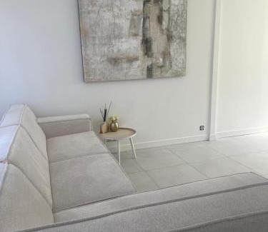 La Barantonnerie House | Maison prairie en fleurs