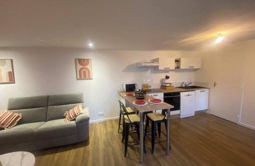 Dinan House | Maison Rénovée Avec un Jacuzzi Privatif. A 7 Minutes à Pieds du Centre-ville