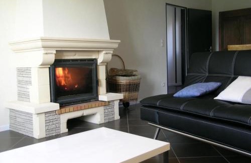 Urcay House | Maison rénovée proche de la rivière, animaux admis, grand jardin - FR-1-489-128