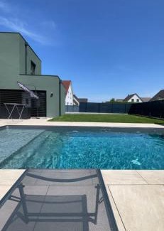 Niederentzen Villa | Maison spacieuse au calme proche Colmar avec piscine