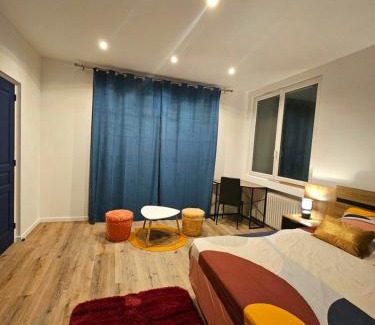 La Courade Bed & Breakfast | Maison spacieuse jardin Transat - Parking gratuit