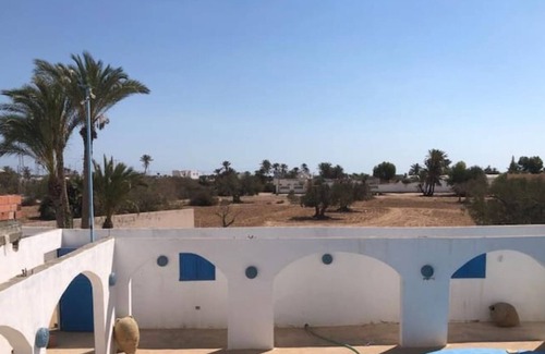 Midoun House | Maison Typique Avec Patio et Piscine