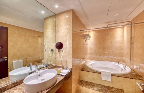 Al Mankhool Hotel | Majestic City Retreat Hotel