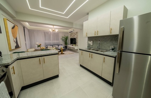 La Julia Apartment | Majestic & Spacious1b Downton Gym Pool