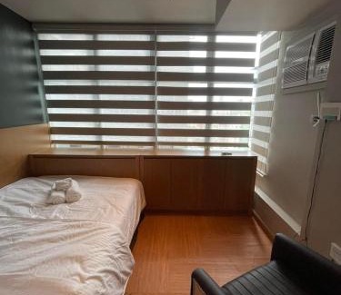 Downtown Apartment | Makati City The Serenity Tower 2512A