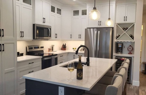 Okanagan-Similkameen House | Malbec Cottage - See the pool from your deck! #49