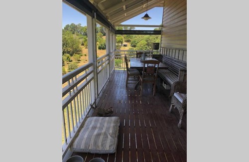 North Maleny House | Maleny Country House - Queenslander on Acreage