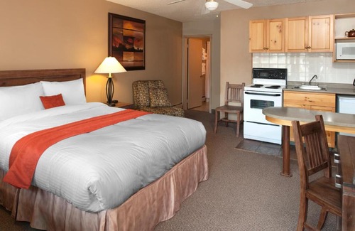 Jasper Cabin | Maligne Lodge