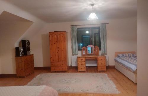 Malin House | Malin Head - House - Sleeps 16 - Pet Friendly