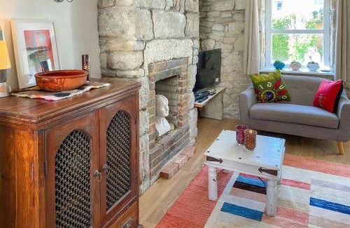 Portland House | Mallams Art House