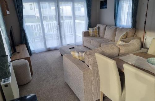 Shanklin House | "Malton" LG27 Pet Friendly