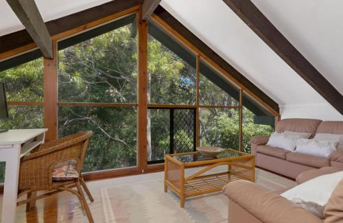 Malua Bay Apartment | Malua Bay Treehouse, Walking Distance to Beach