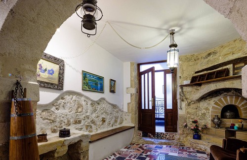 Chromonastiri House | Mamis Mansion! Jacuzzi terrace with great sea views, walking distance to taverna